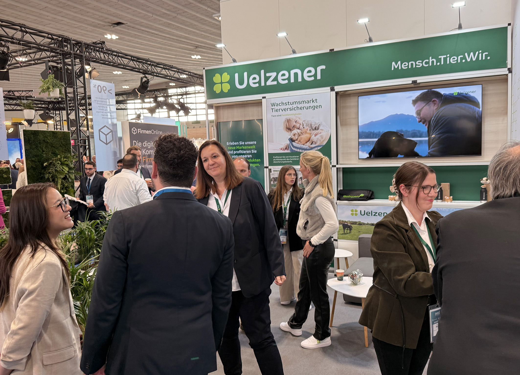 Mit Innovation und Kundennähe: Uelzener Versicherungen ziehen ein positives Fazit für 2025 und geben Ausblick auf das kommende Jahr