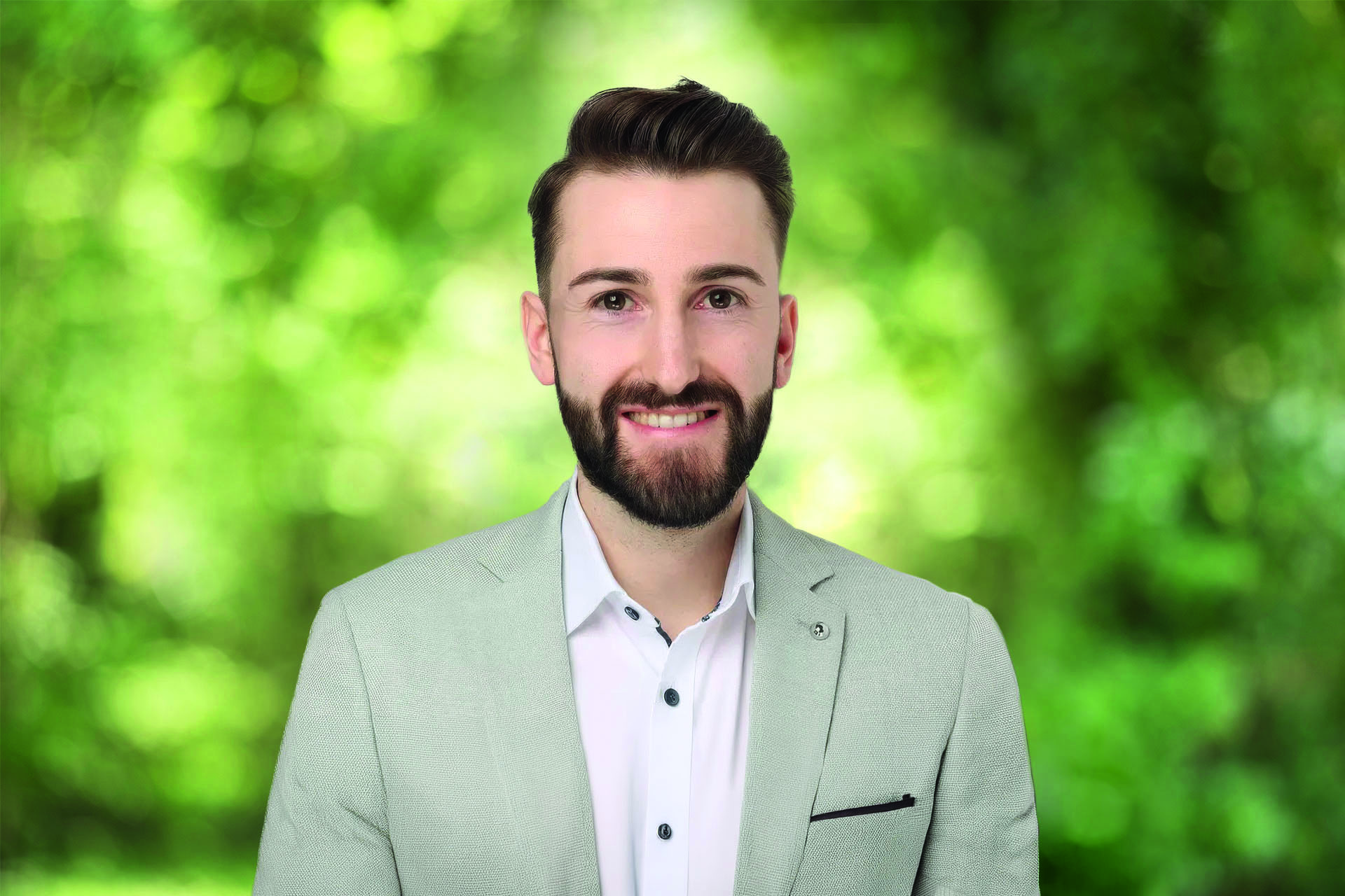 Uelzener Versicherungen verstärken Makler- und Kooperationsvertrieb mit Christian Groth